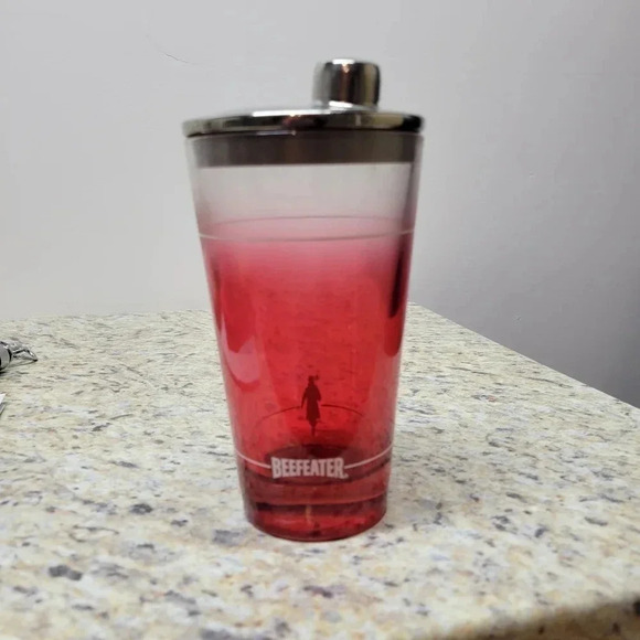 🌴3/$15🌴 Beefeater Martini Shaker Maker Cocktail Mixer With Lid Red - Picture 2 of 8